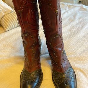 Gianni Bini burgundy and black leather western style boots